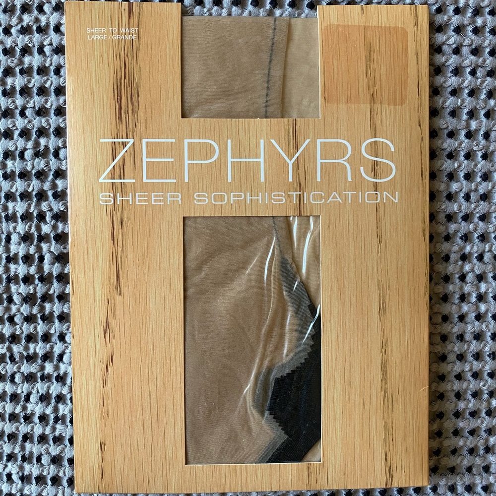Tights Nude w/black back thin stripe/arrow L Italy